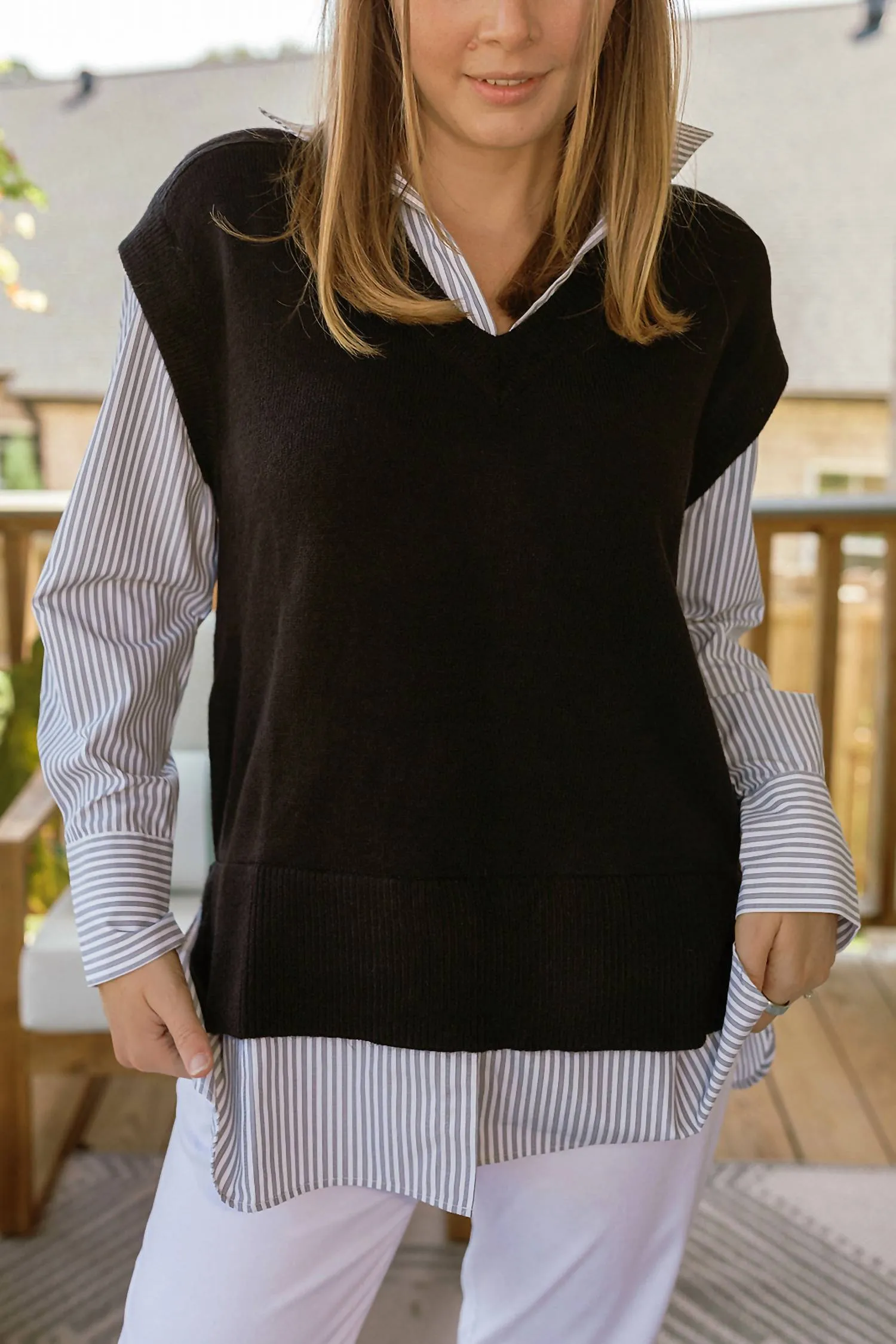 7 V Neck Vest In Black