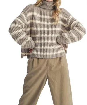 Aki Turtleneck Sweater In Grey