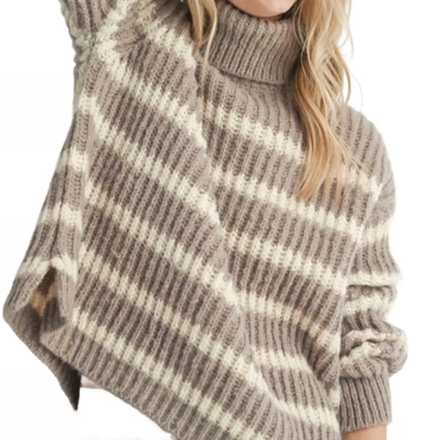 Aki Turtleneck Sweater In Grey