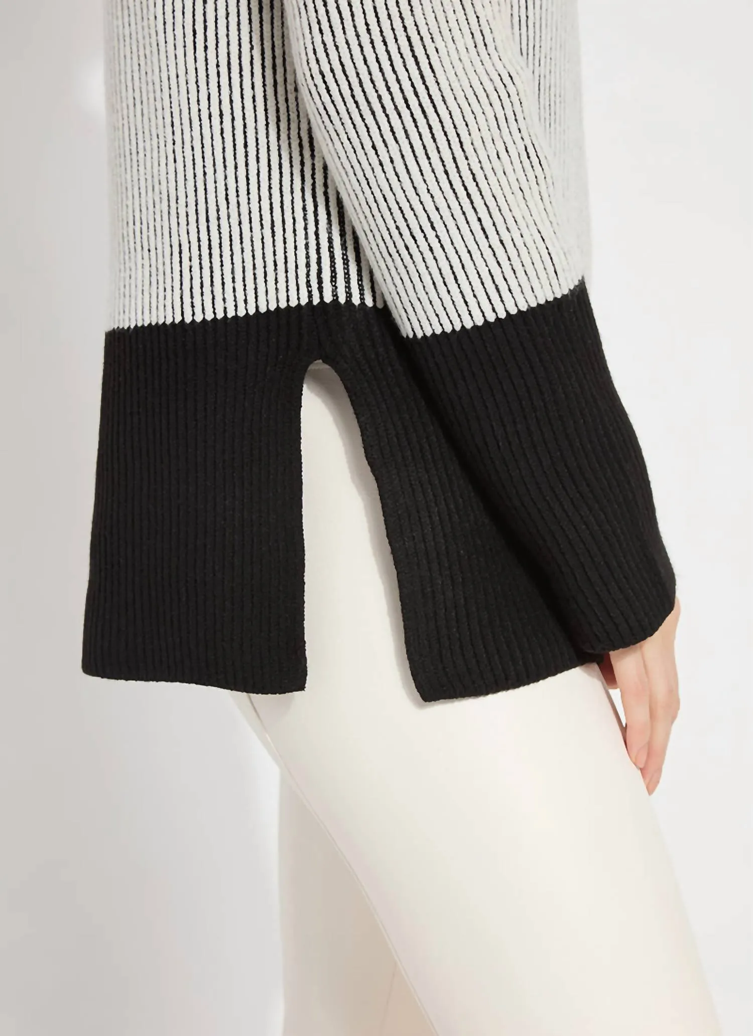 Alia Cozy Rib Pullover In Black