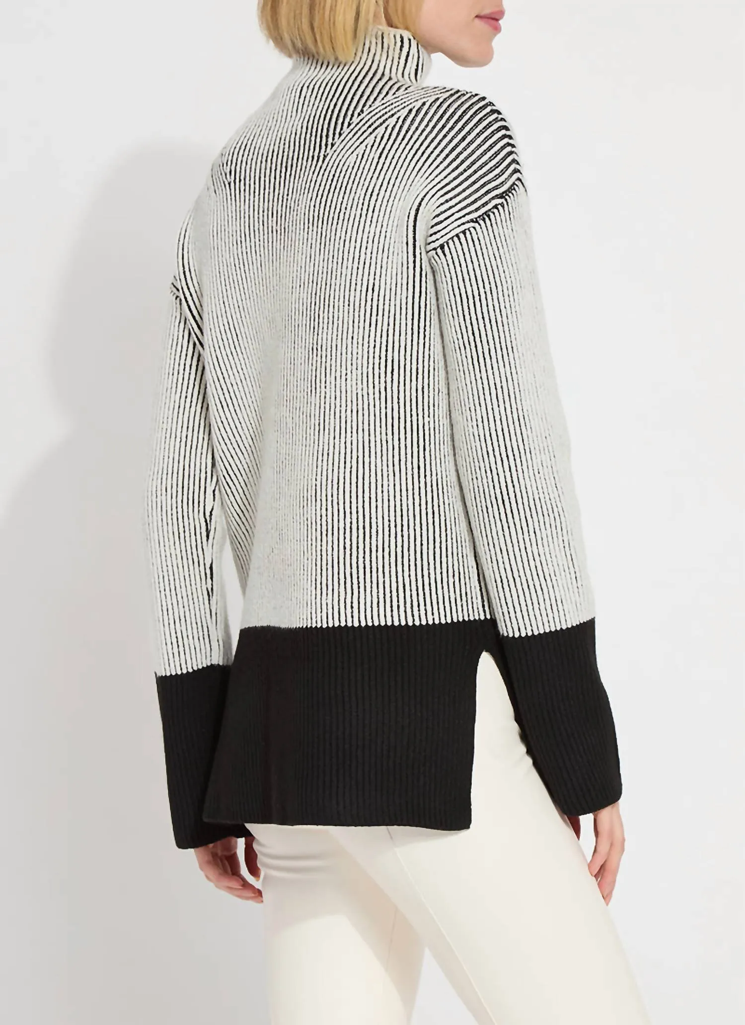 Alia Cozy Rib Pullover In Black