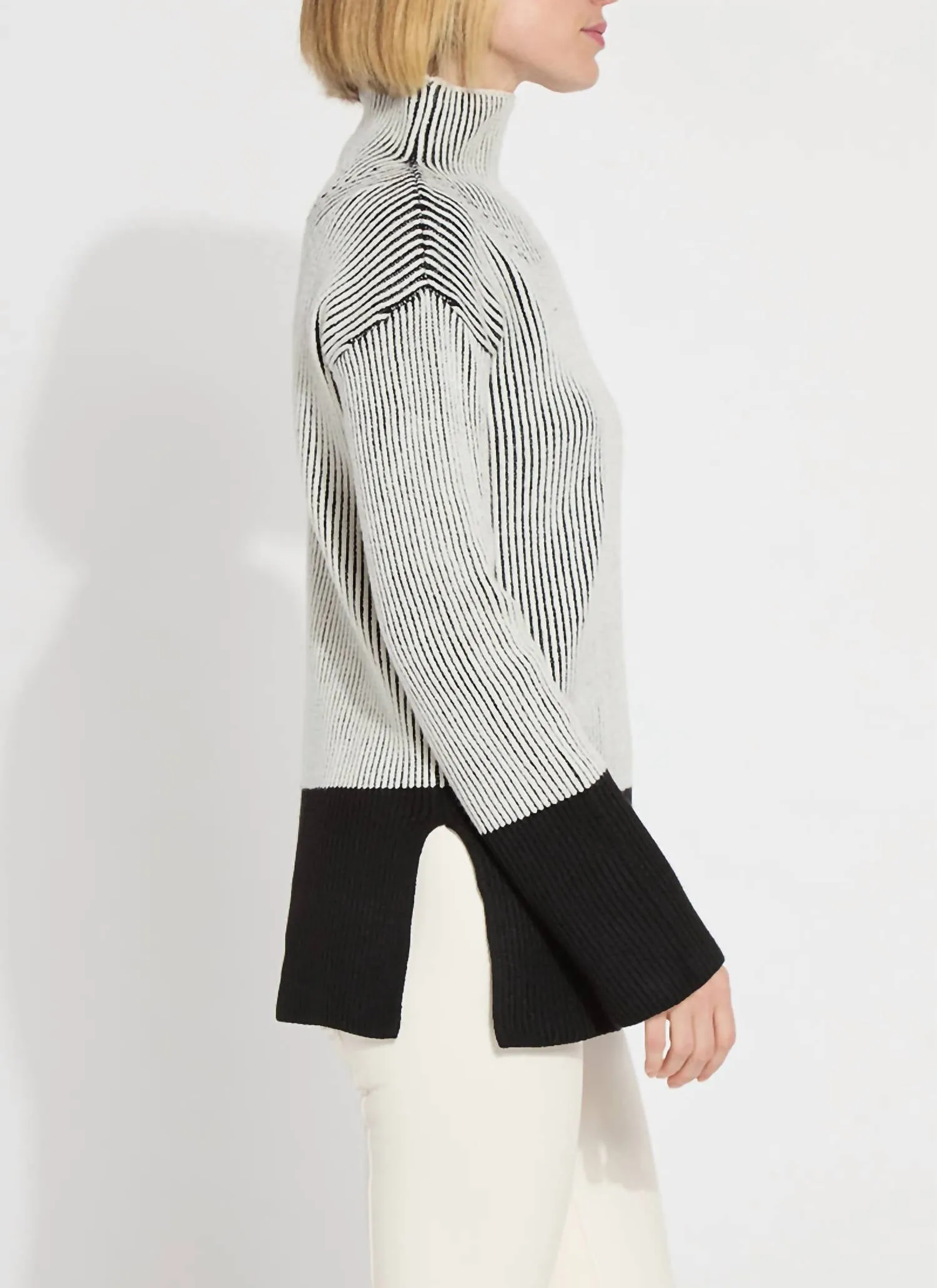 Alia Cozy Rib Pullover In Black