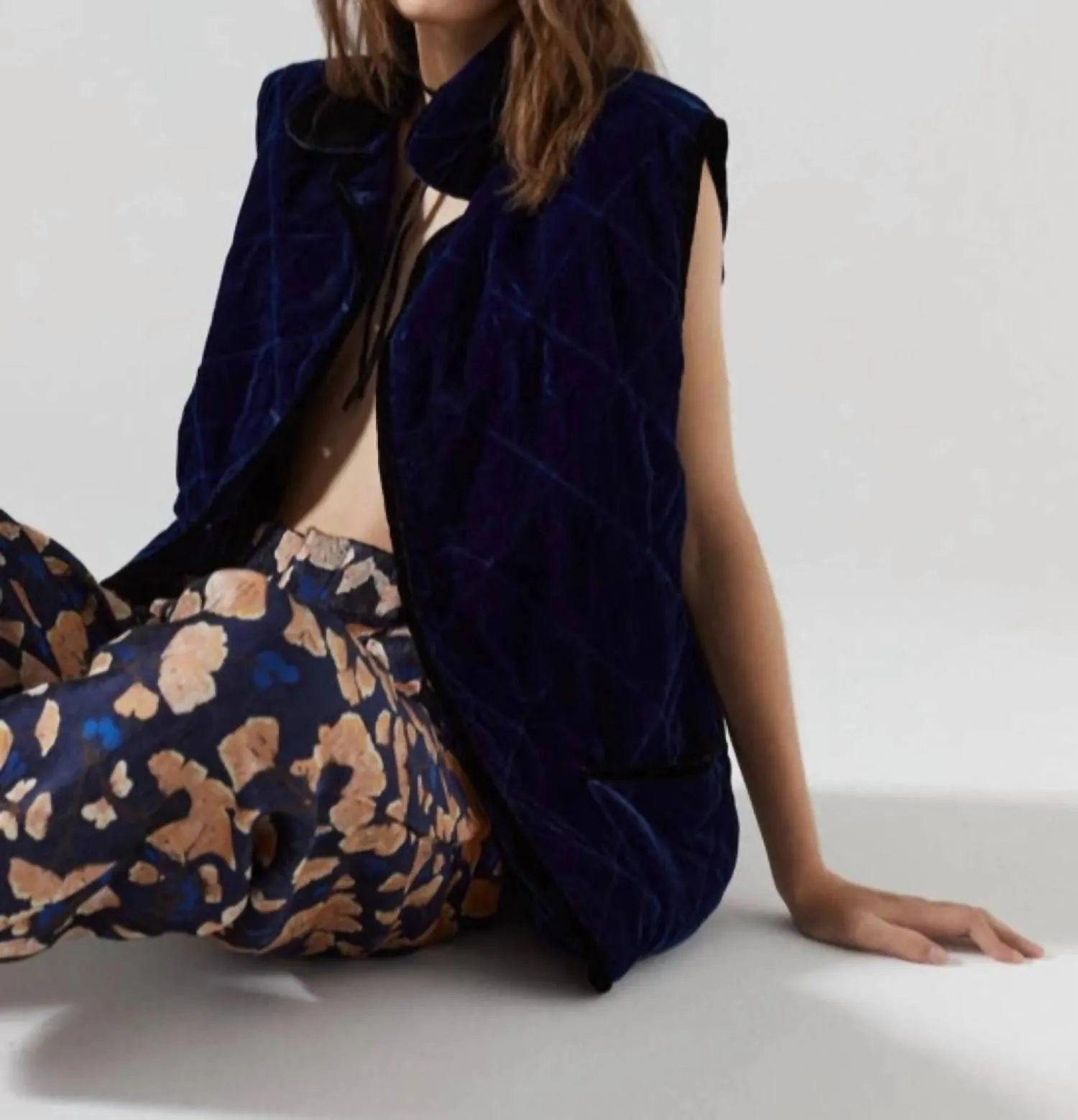 Alice Velvet Vest In Navy