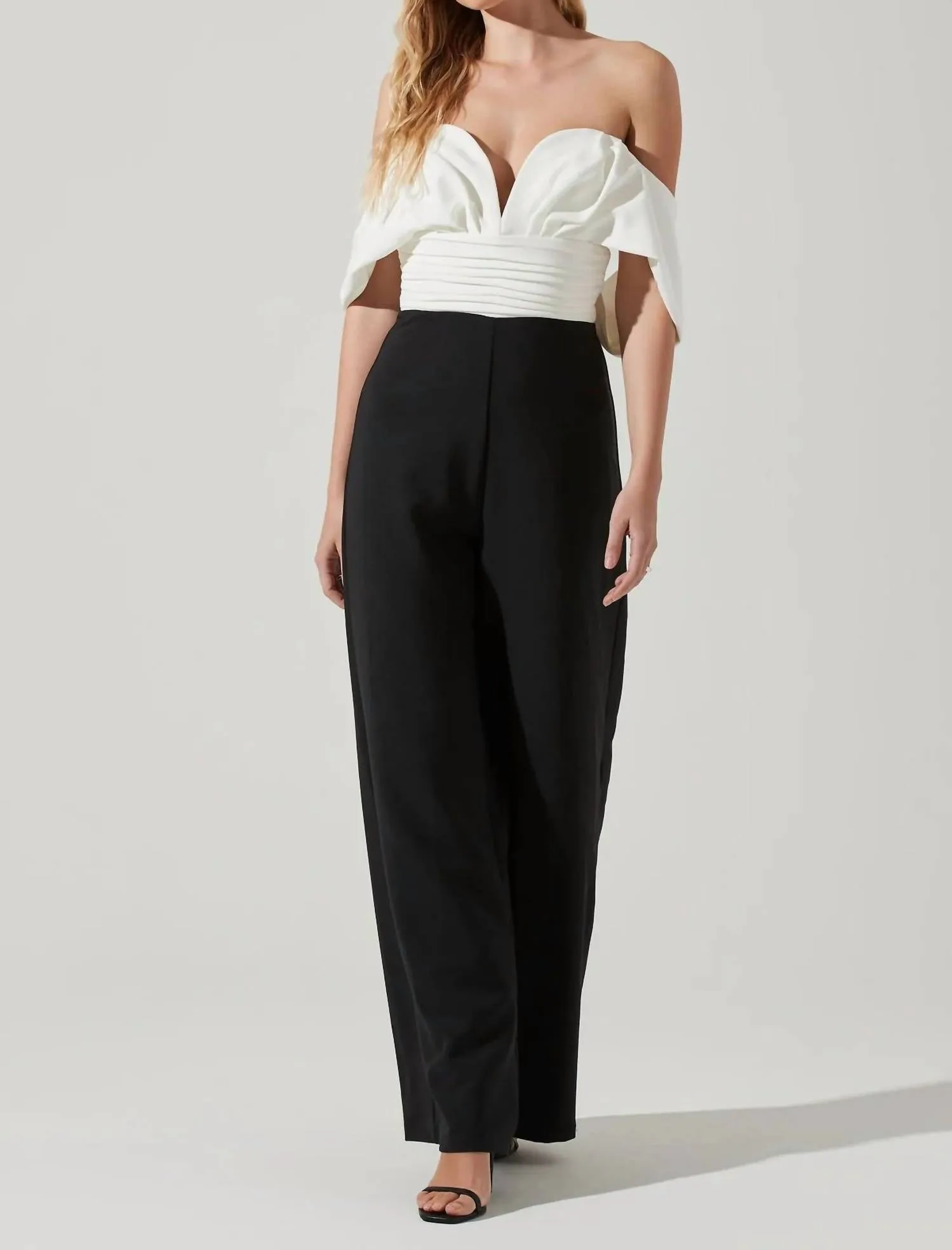 Betania Wide Leg Jumpsuit In Black