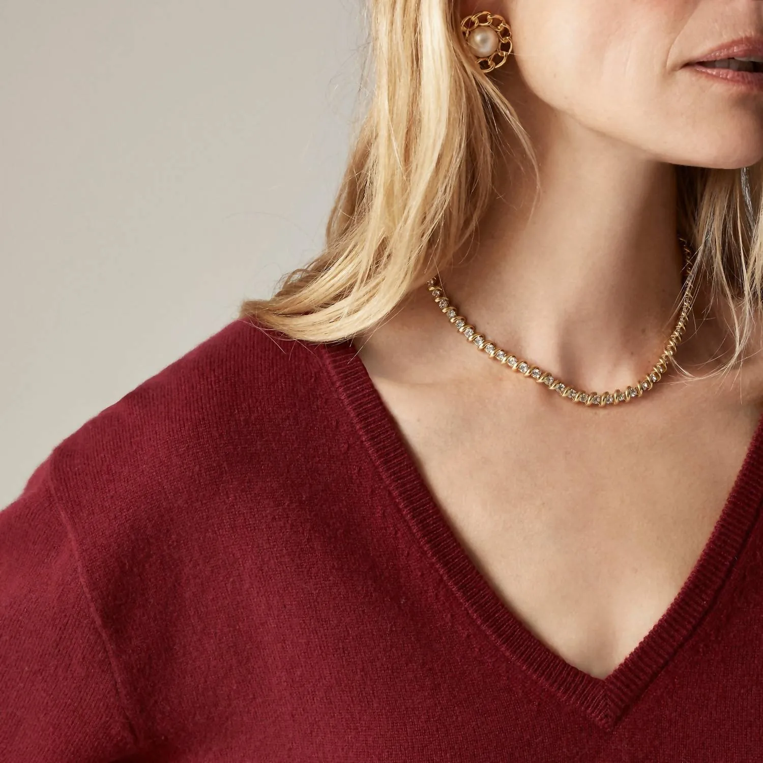Cashmere Relaxed V Neck Sweater In Burgundy
