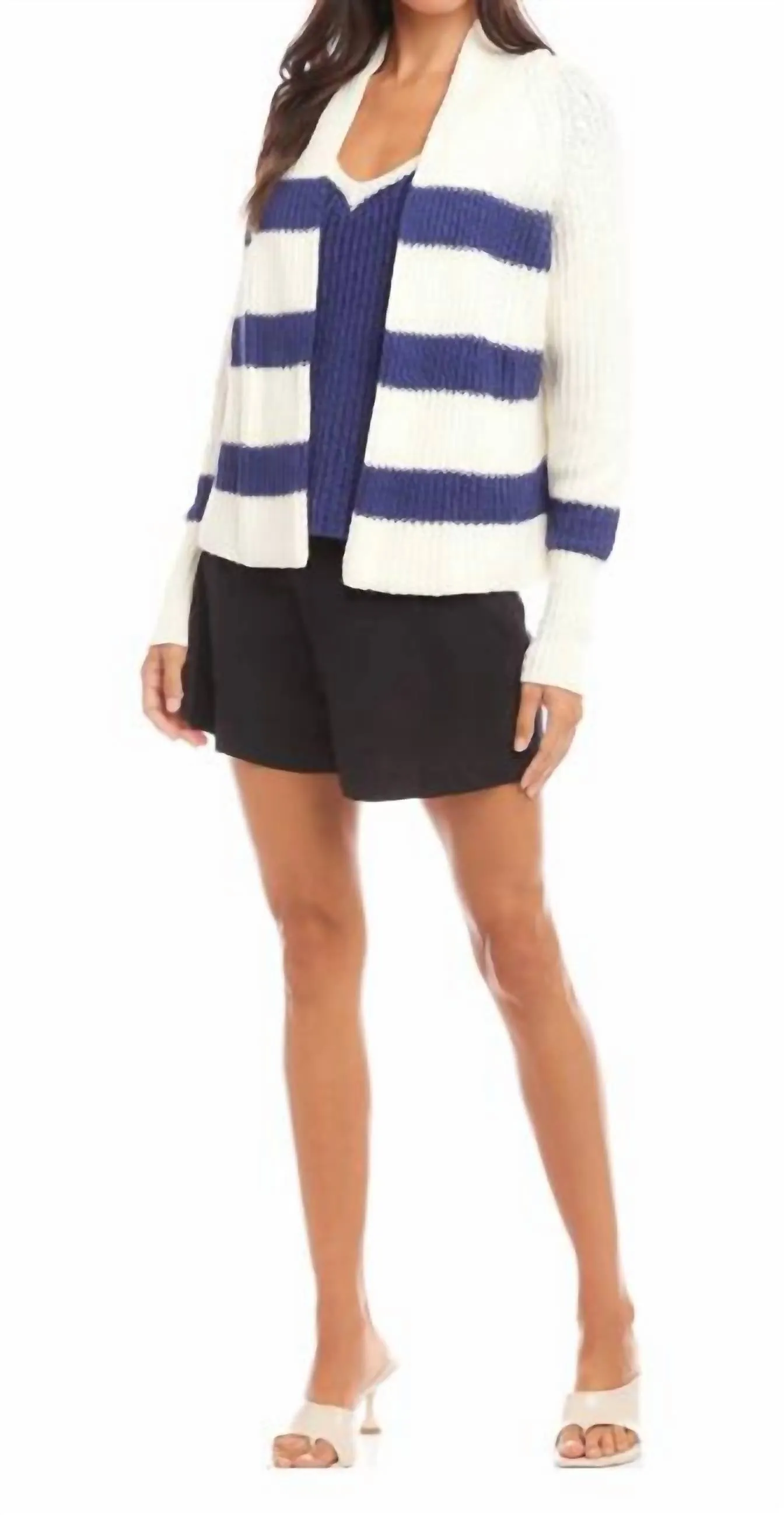 Cely Cropped Cardigan In White/blue