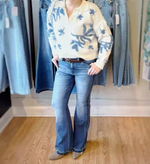 Collared Pullover Floral Sweater In White And Blue