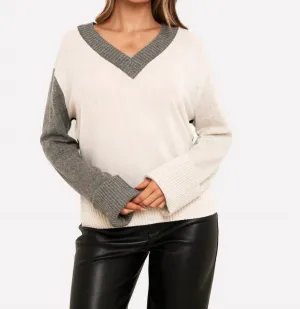 Colorblock V-Neck In Mid Grey
