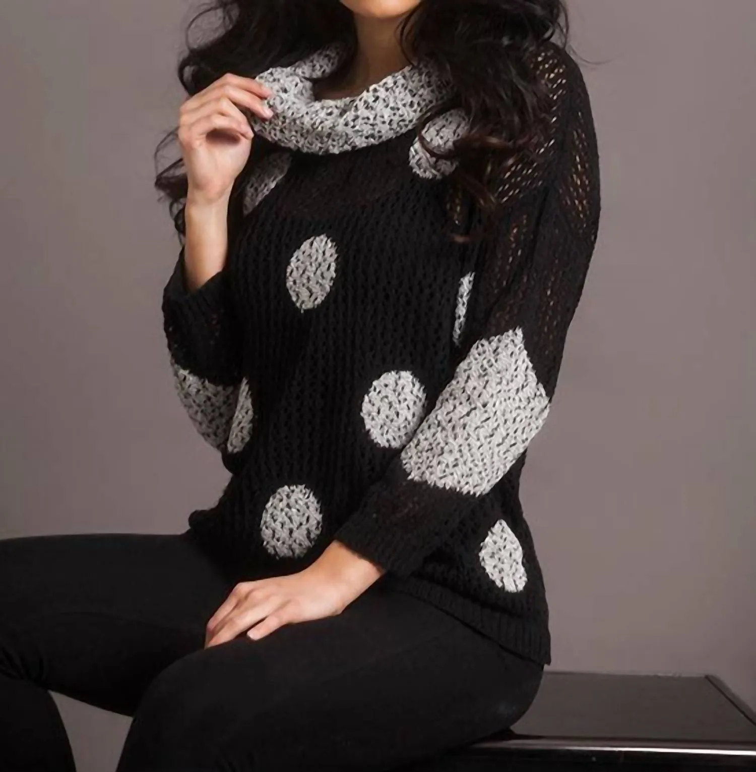 Crochet Dot Cowl In Black/frost