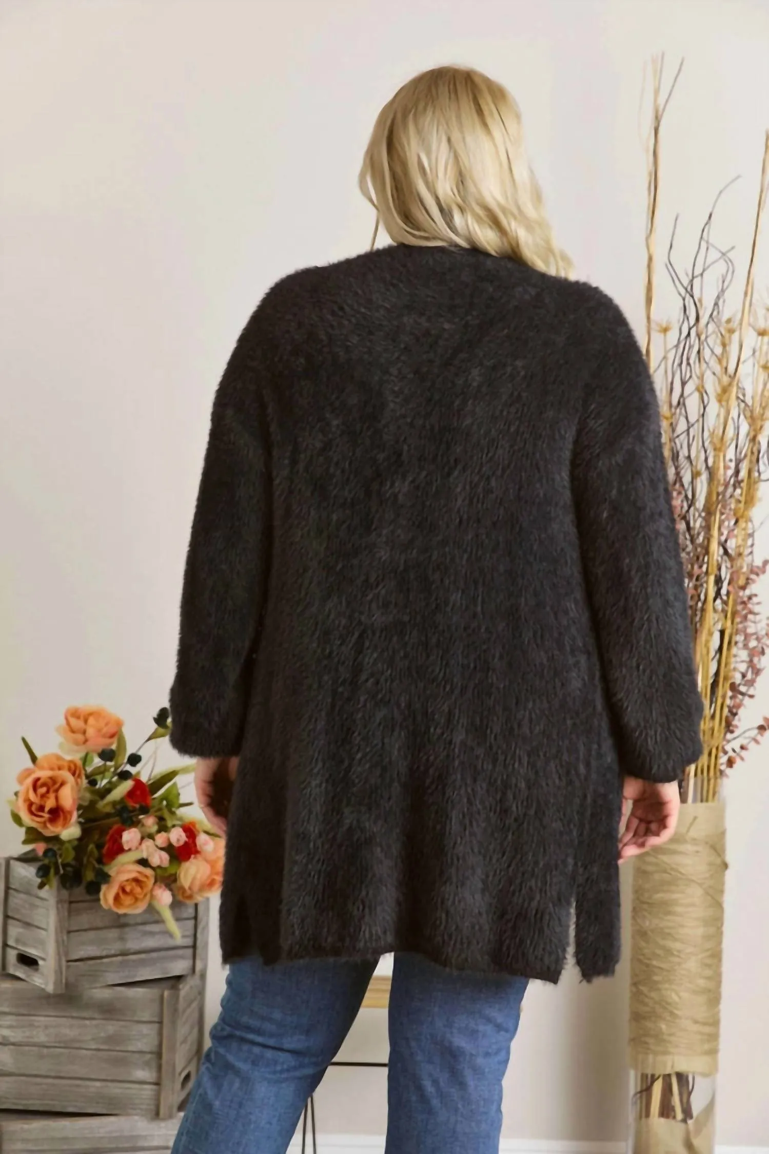 Curvy Fuzzy Solid Open Cardigan In Black