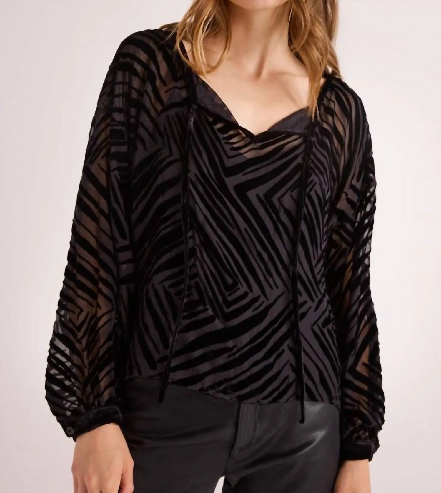 Drop Shoulder Pullover In Black