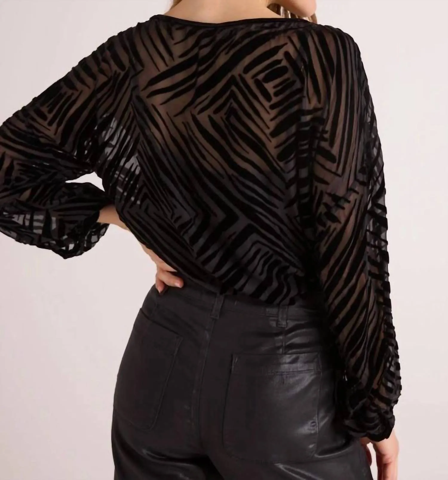 Drop Shoulder Pullover In Black