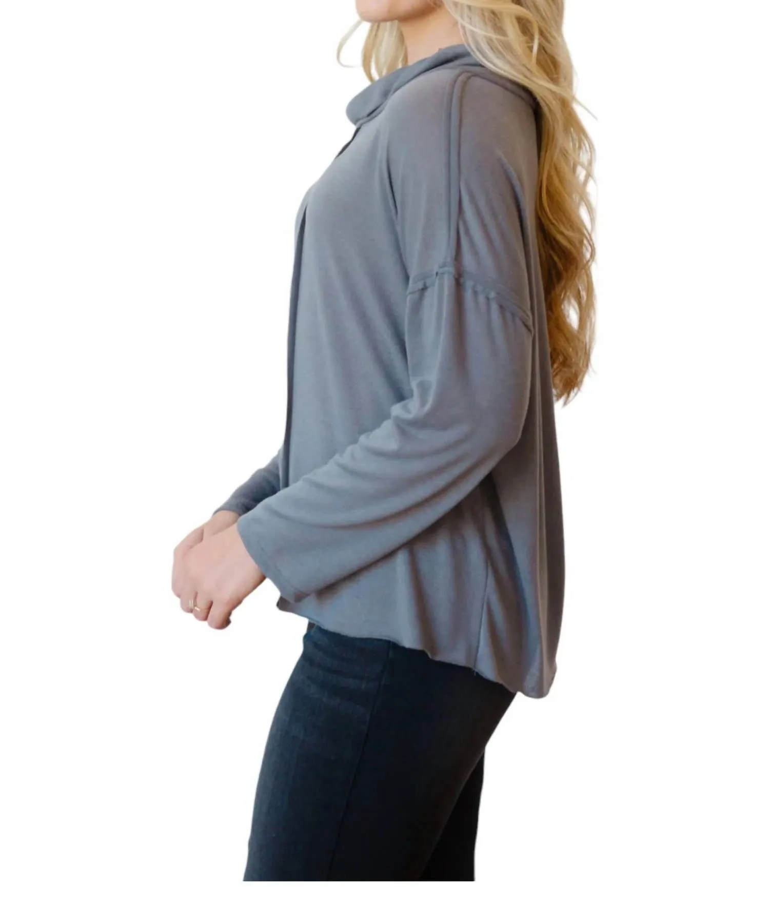 Effortless Edge Turtleneck Sweater In Grey