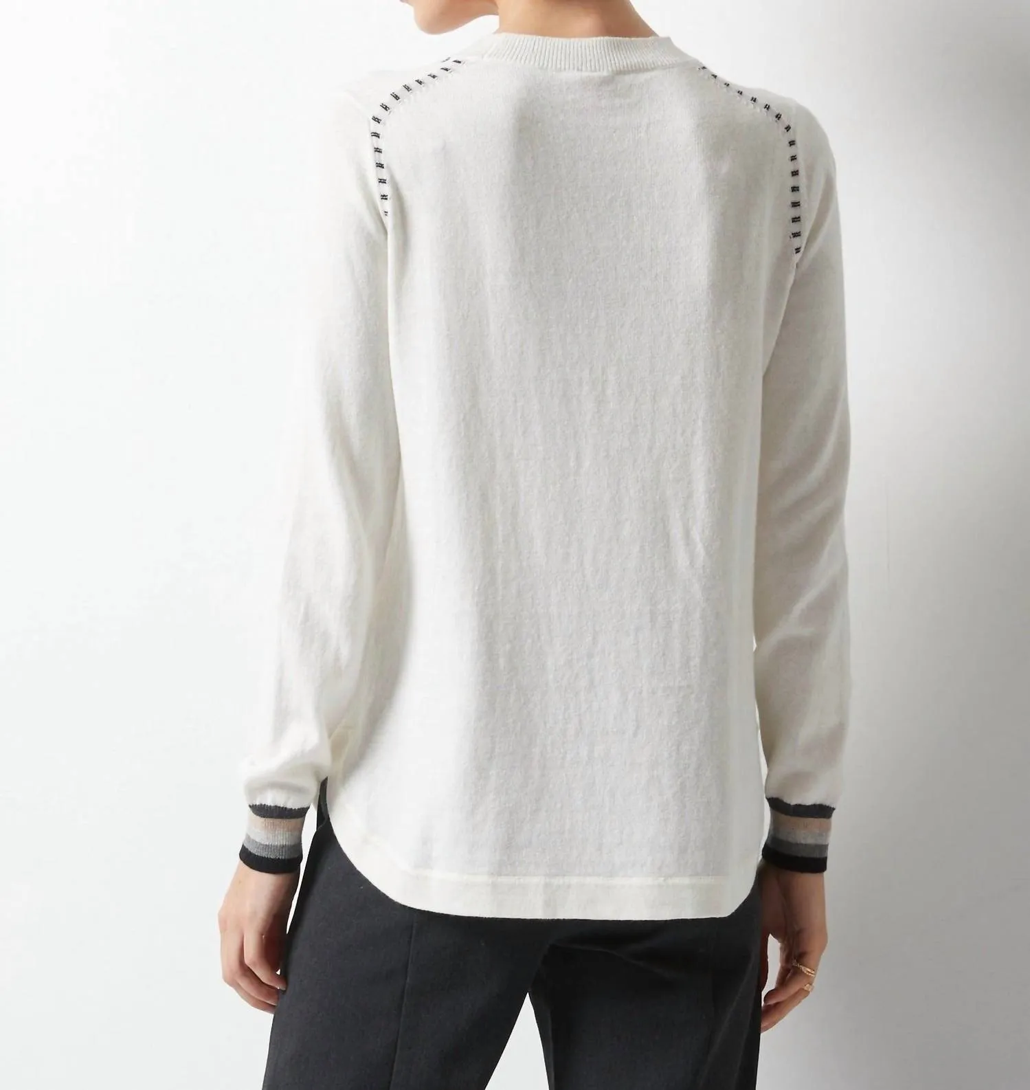 Handwork Curve Sweater In White