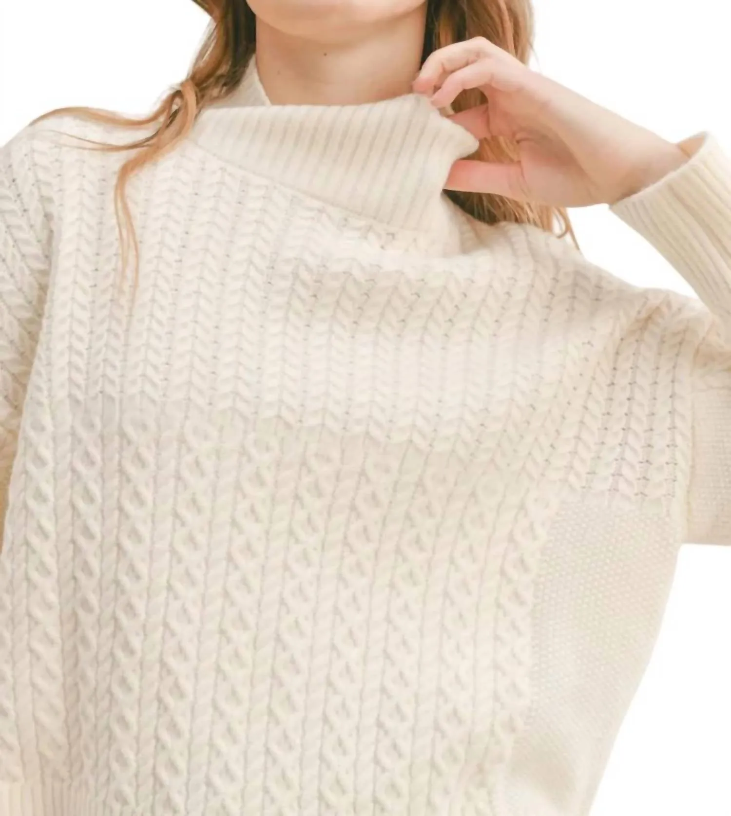 Liss Turtleneck Sweater In Ivory