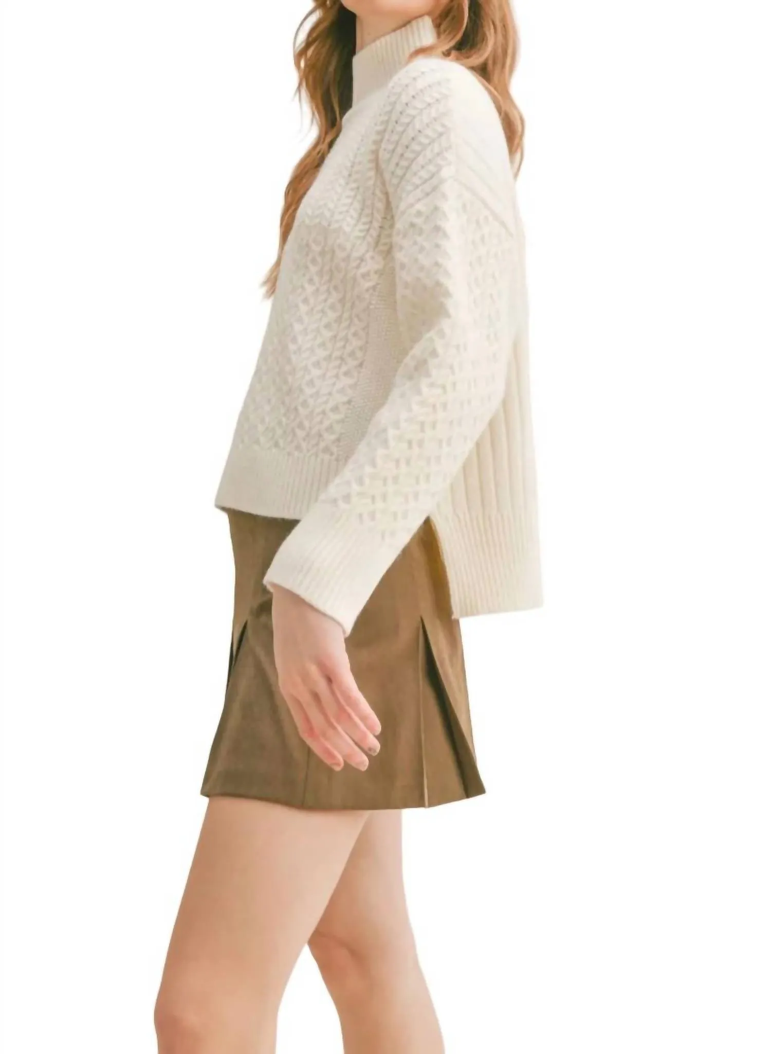 Liss Turtleneck Sweater In Ivory