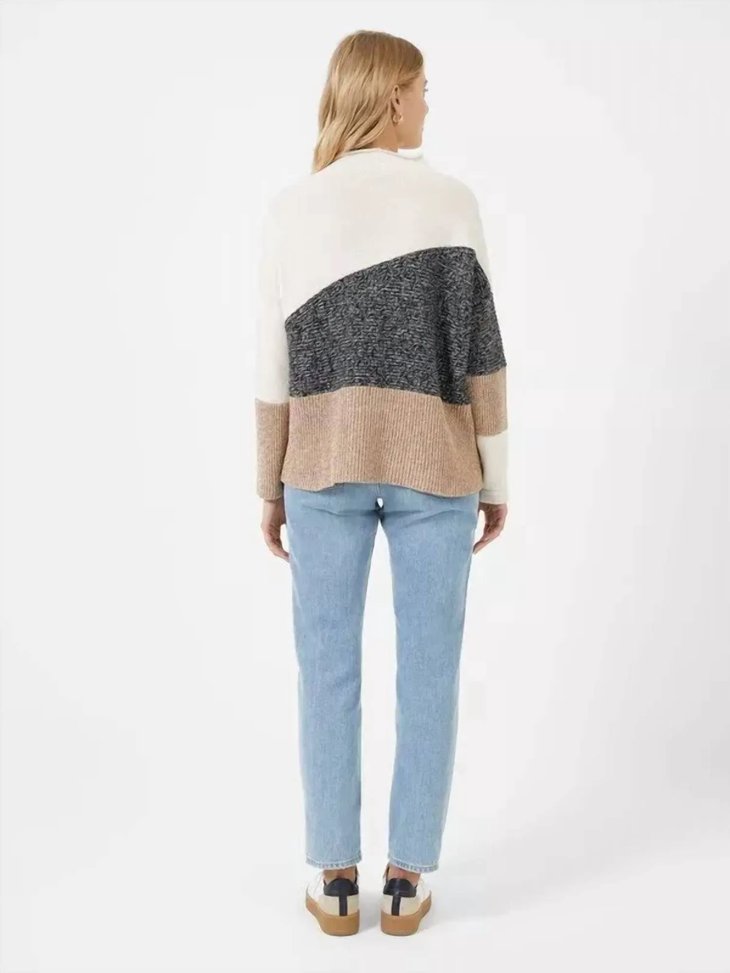 Lotty Color Block Knit Patch Sweater Top In Black