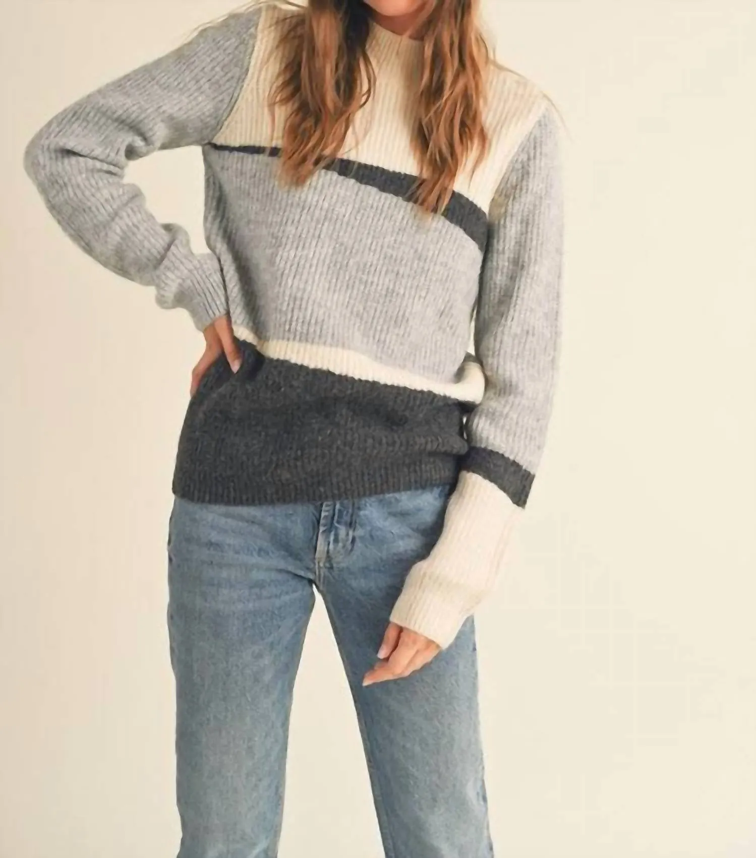 Mindi Mock Neck Sweater In Grey Combo