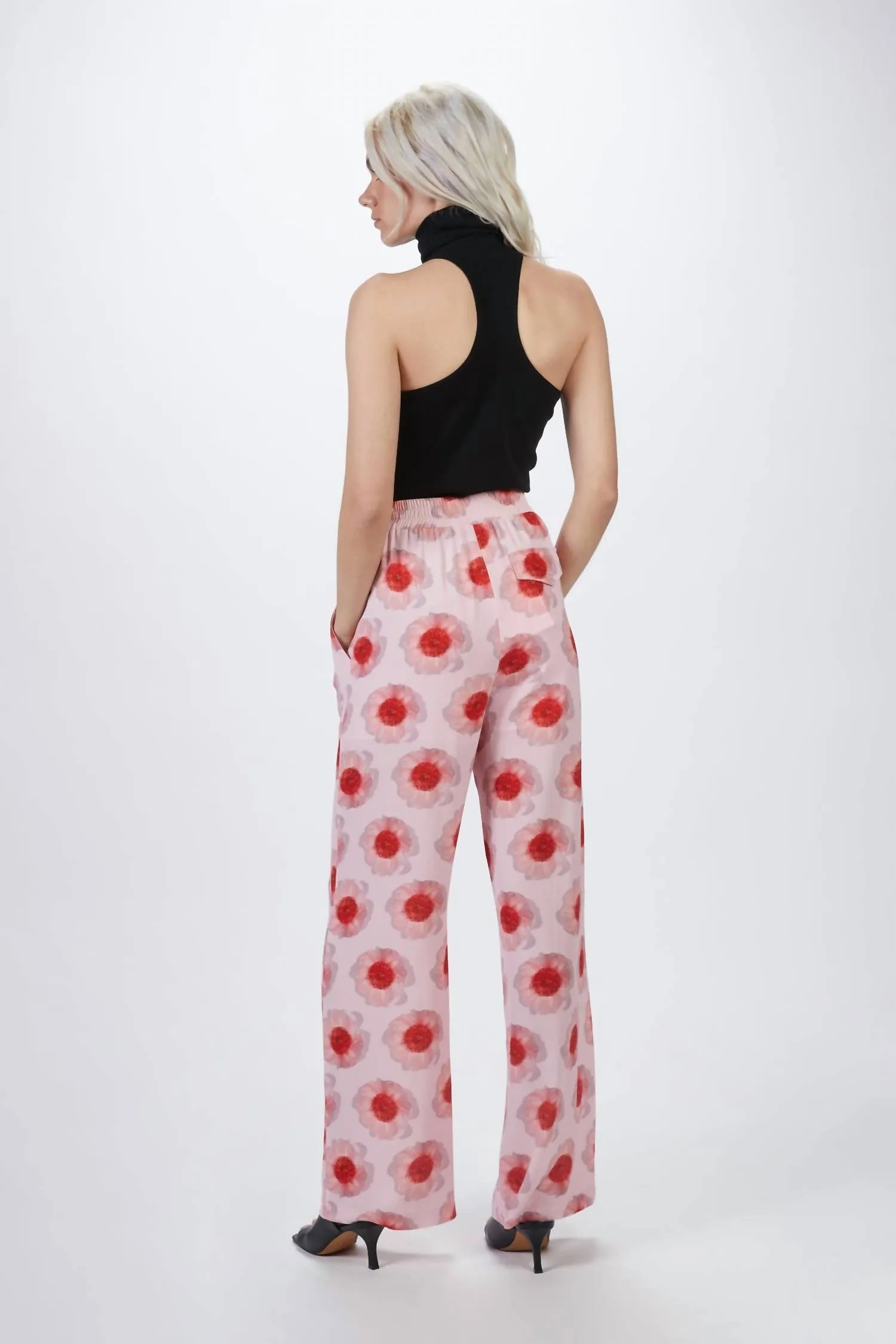Novyanna Trousers In Pink Anemone