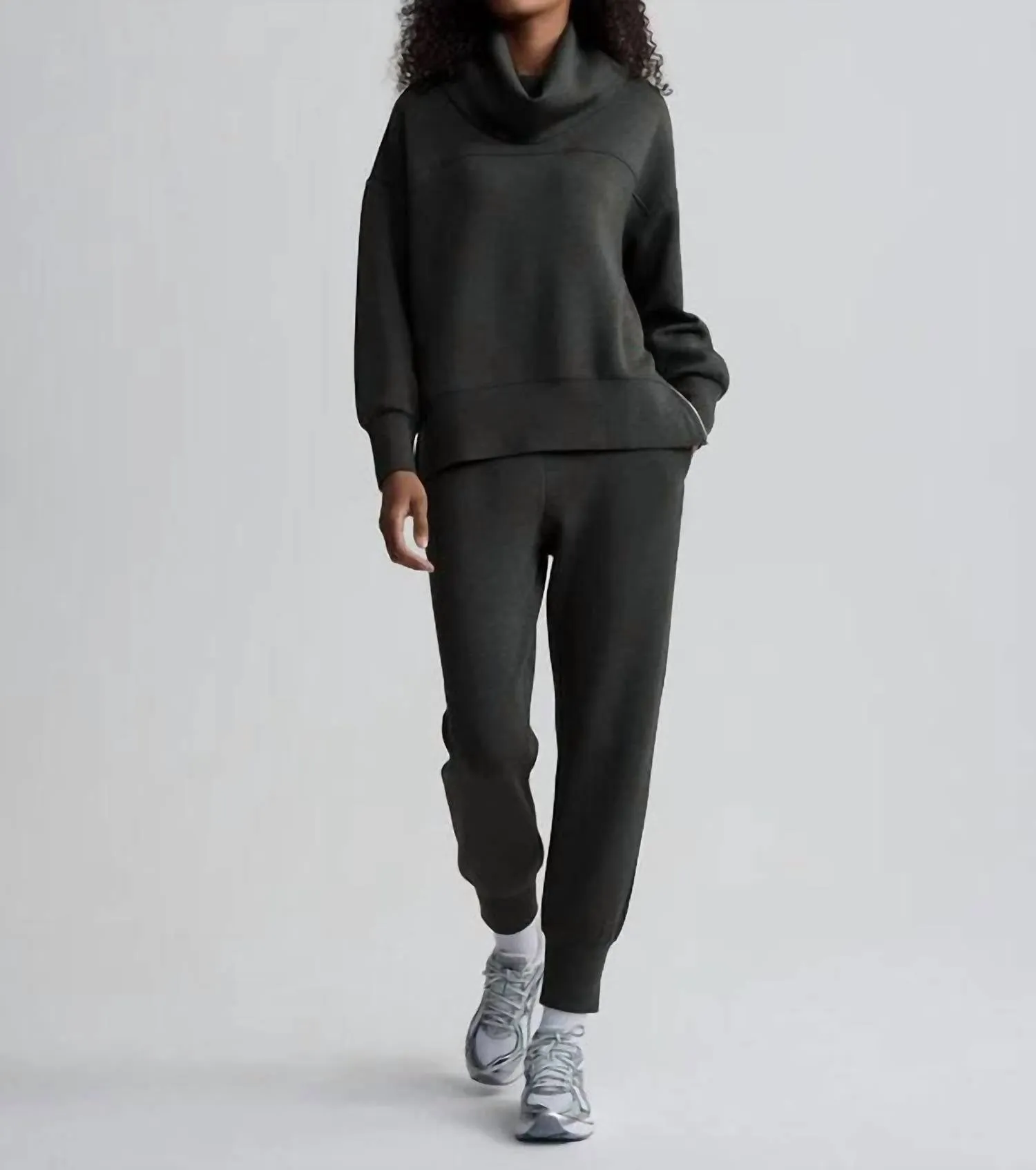 Priya Longline Sweat In Olive Marl