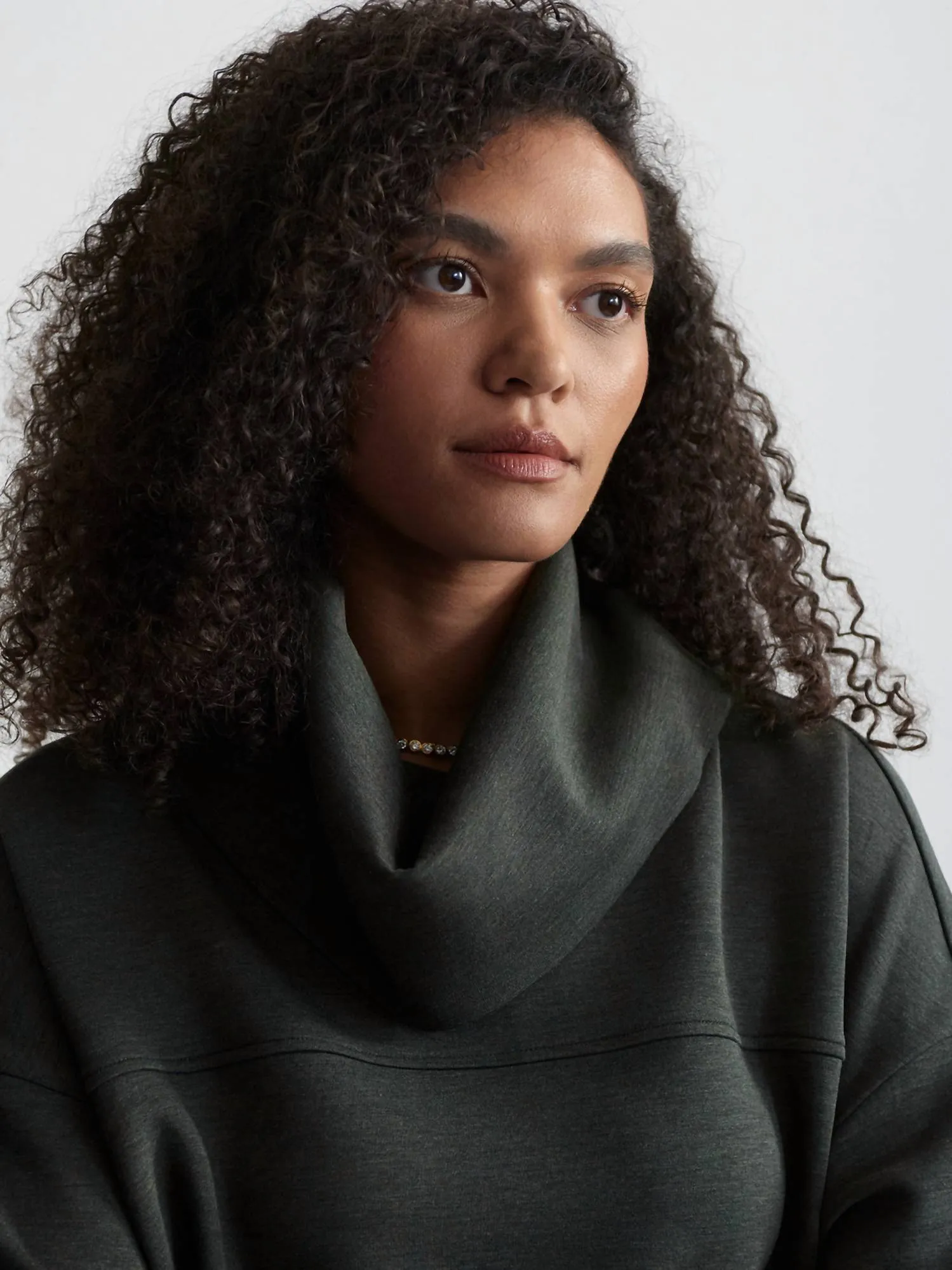 Priya Longline Sweat In Olive Marl