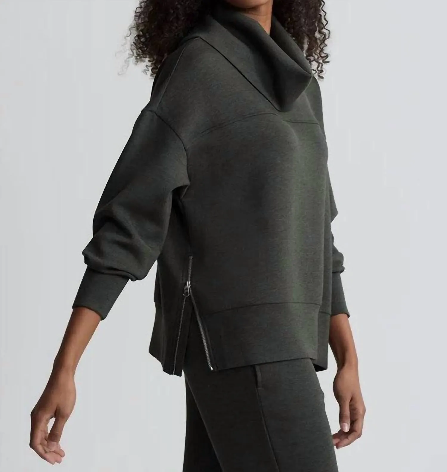 Priya Longline Sweat In Olive Marl