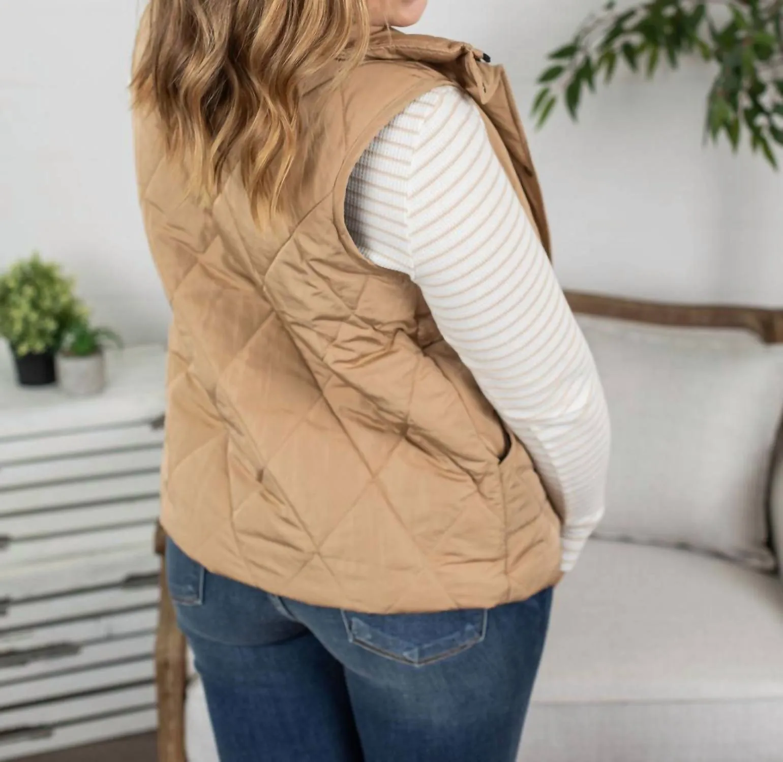 Remy Vests - August In Natural