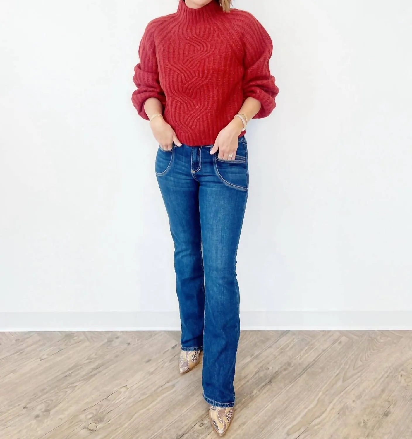 Selena Sweater In Chili Red