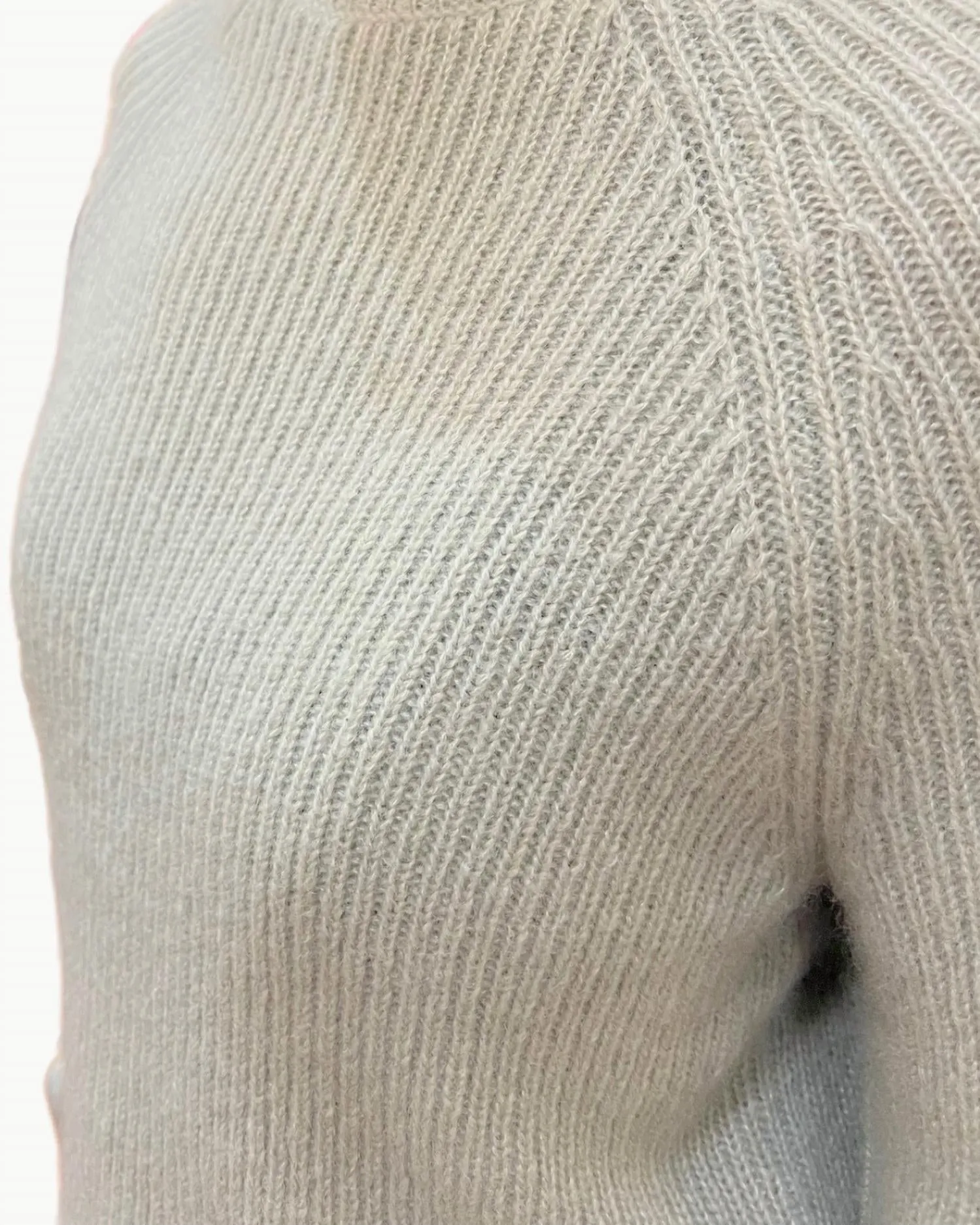 Talia Cropped Pullover In White Tea