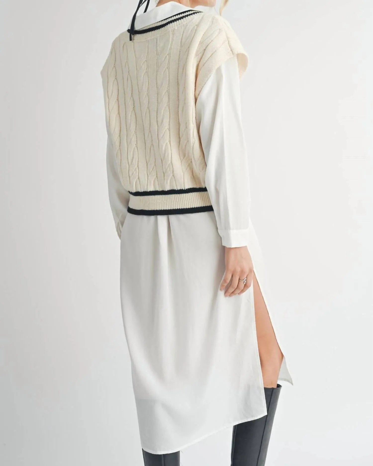 Tara V-Neck Cable Sweater In Ivory