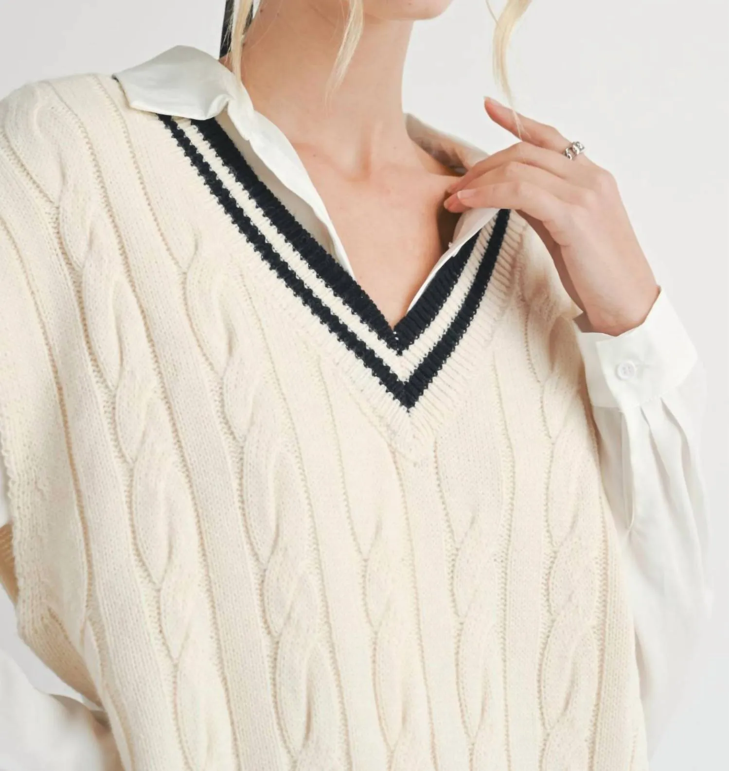 Tara V-Neck Cable Sweater In Ivory