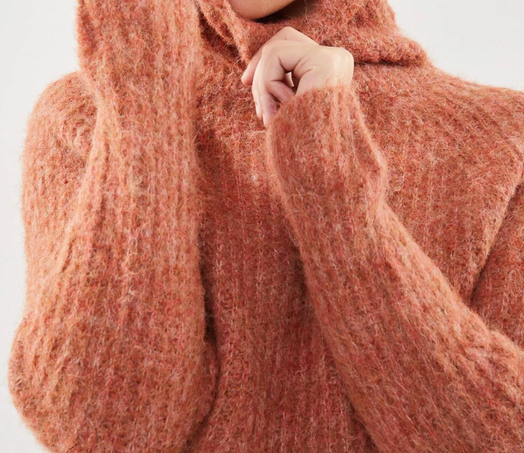 Turtleneck Knit Sweater In Brick