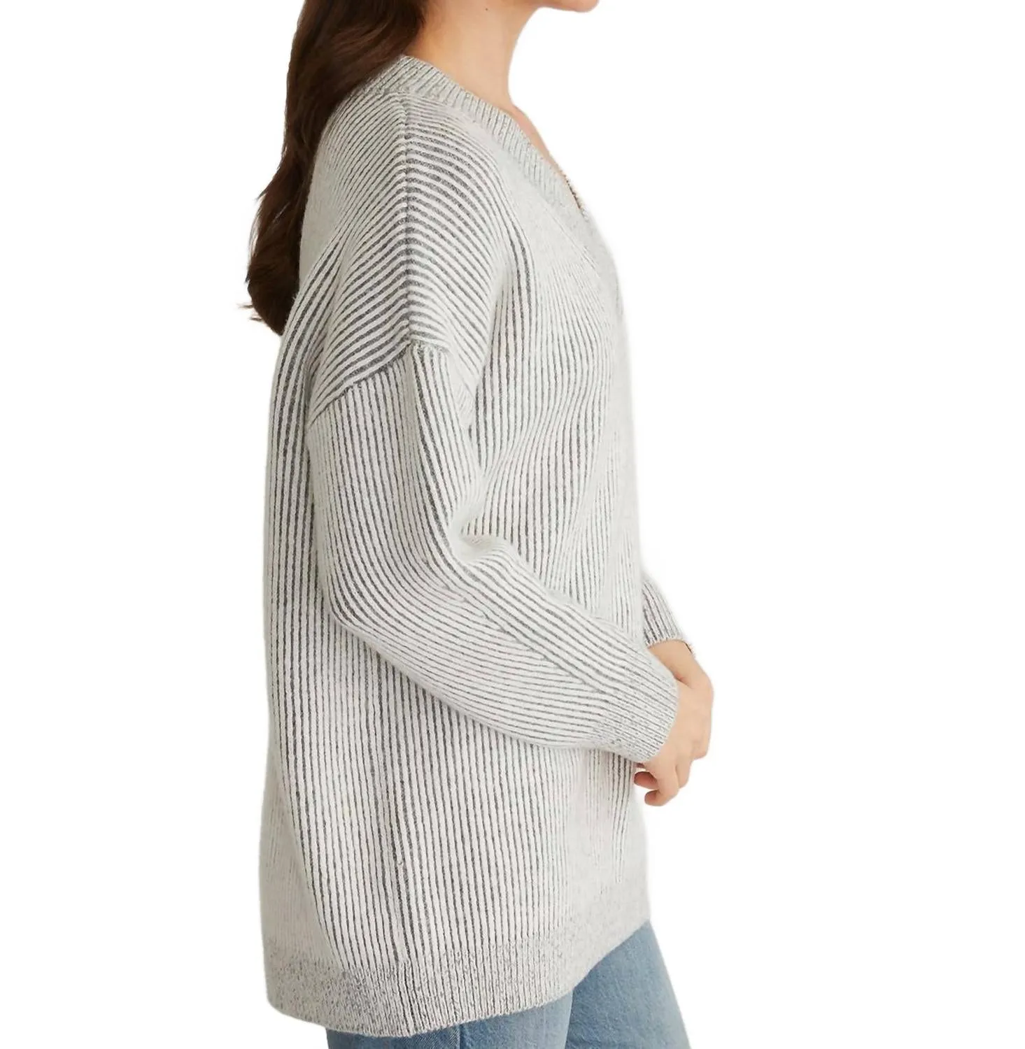 V-Neck Plaited Cozy Tunic Sweater In Smoke Gray Multi