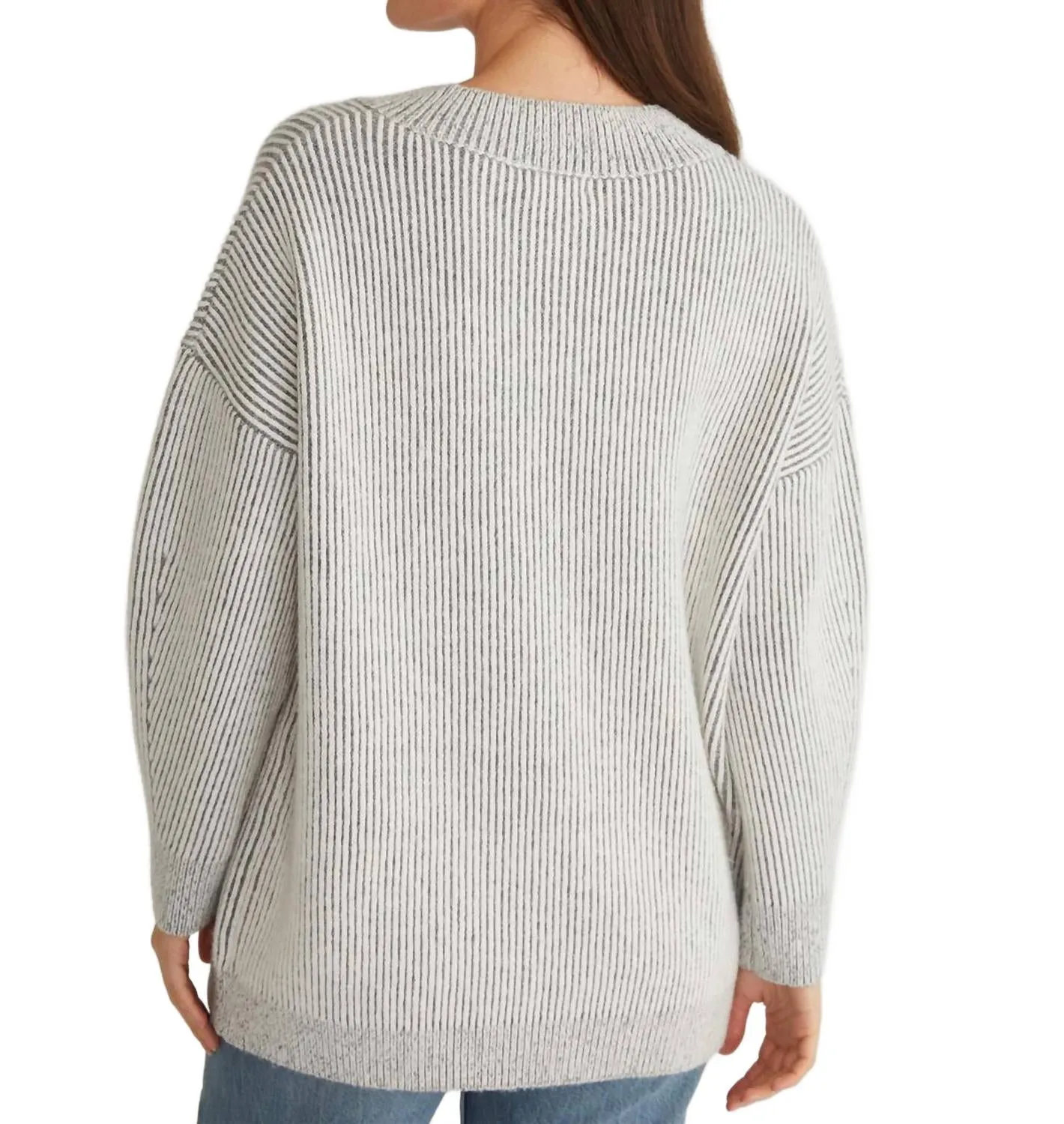 V-Neck Plaited Cozy Tunic Sweater In Smoke Gray Multi