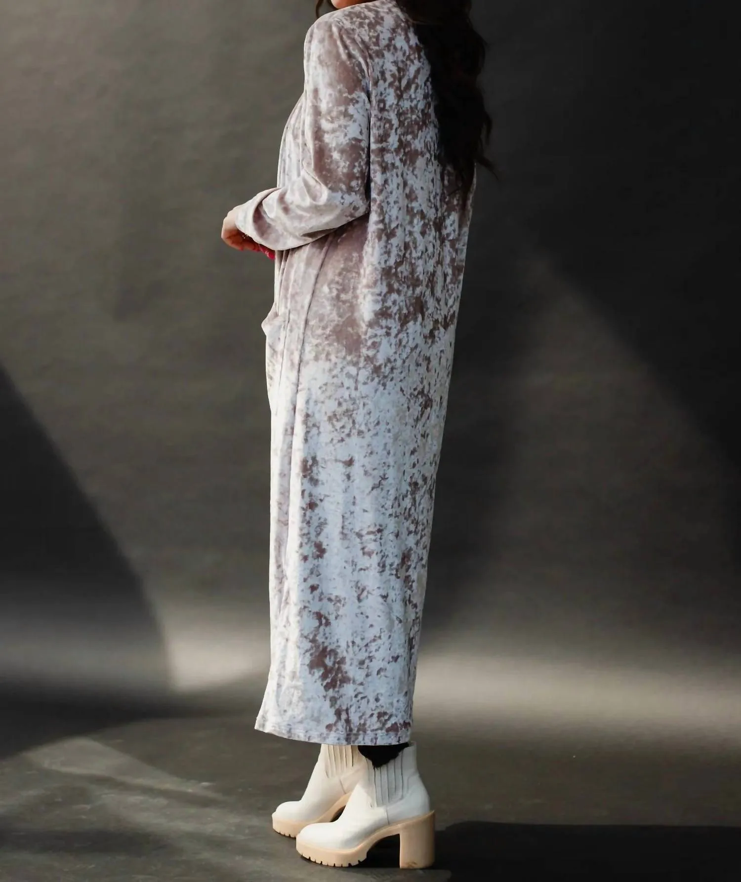 Velvet Duster In Light Pink