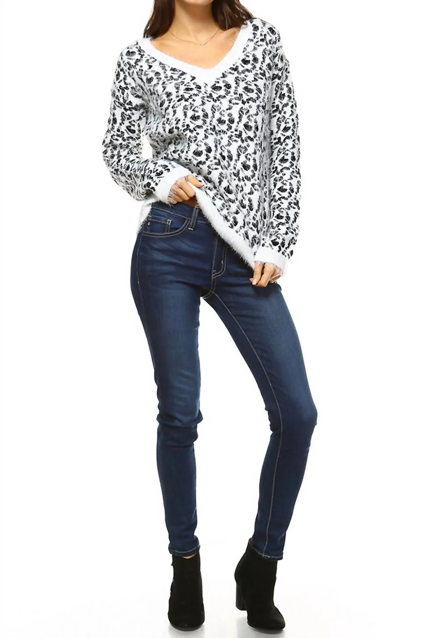 Women's Leopard Sweater In Black