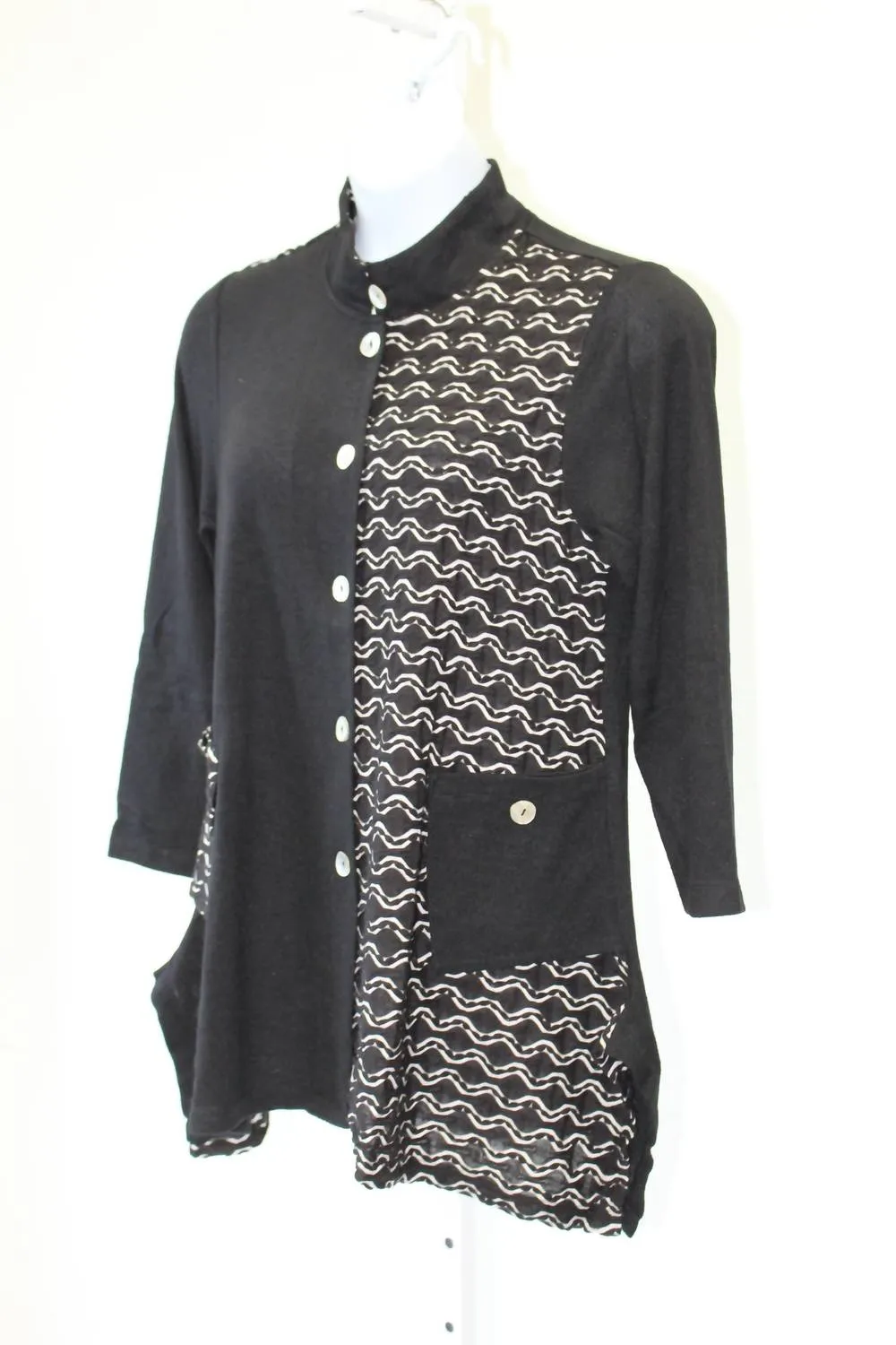 Women's Mandarin Knit Jacket - Plus In Black & White