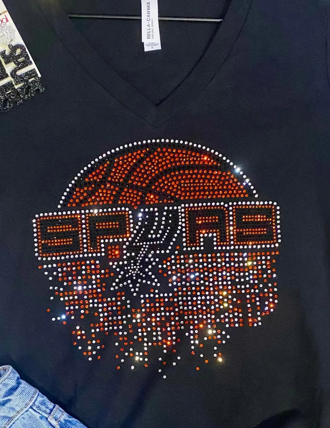 Women's Rhinestone Spurs Basketball V Neck Tee In Black